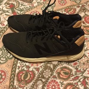 New Balance tennis shoes